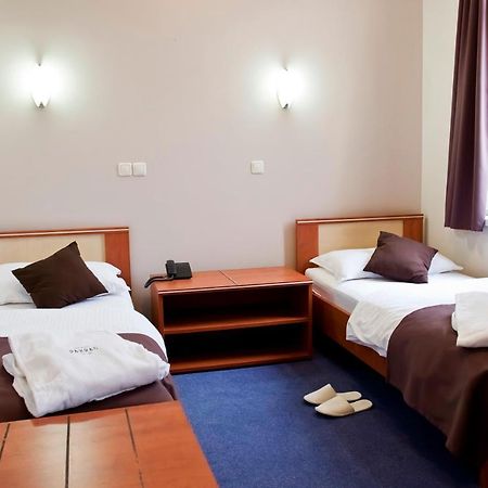 Hotel Pakrac Bagian luar foto