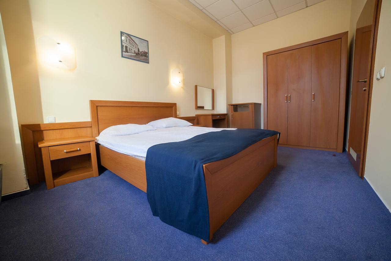 Hotel Pakrac Bagian luar foto