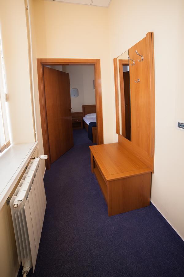 Hotel Pakrac Bagian luar foto