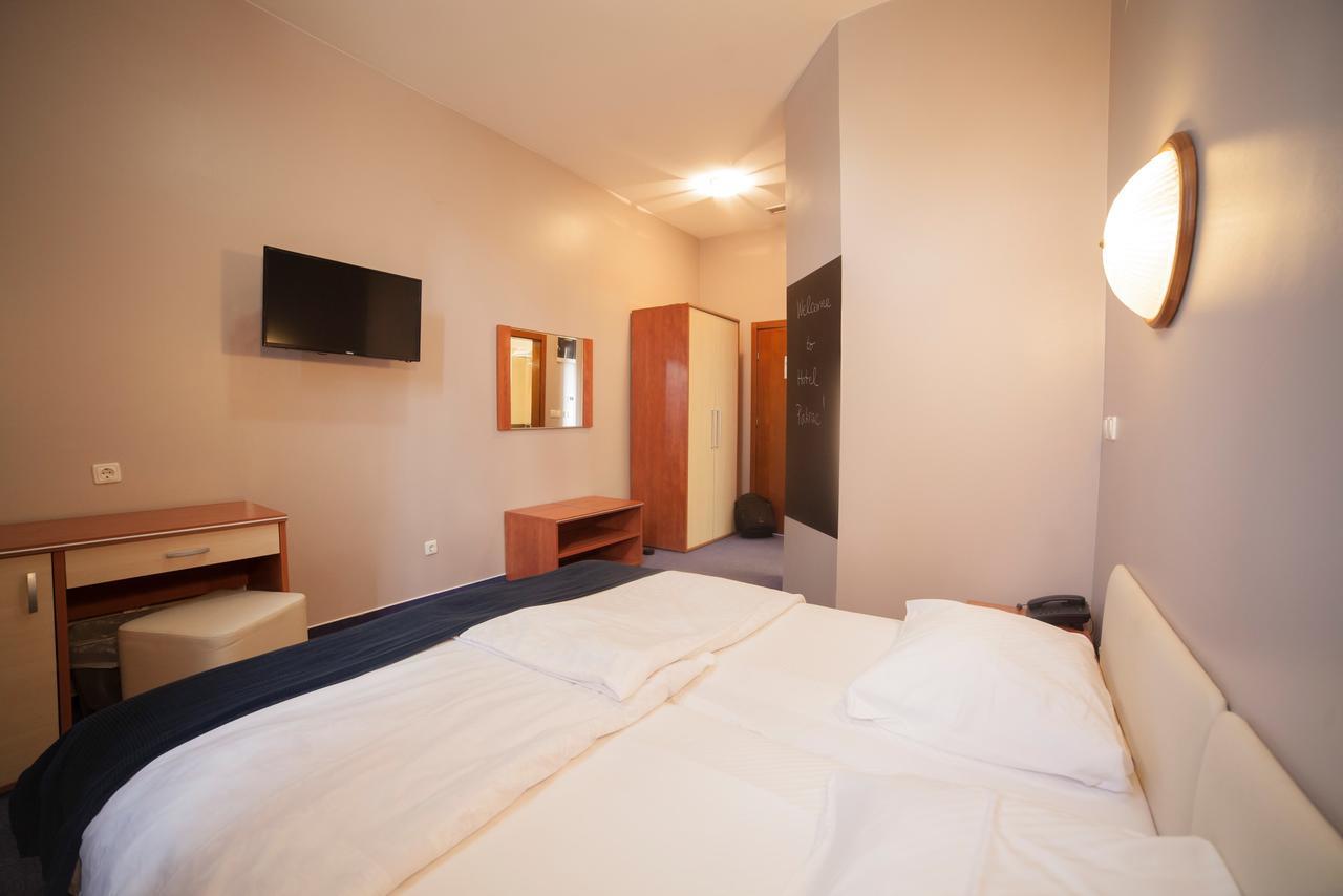 Hotel Pakrac Bagian luar foto