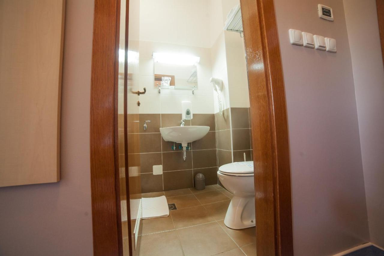 Hotel Pakrac Bagian luar foto