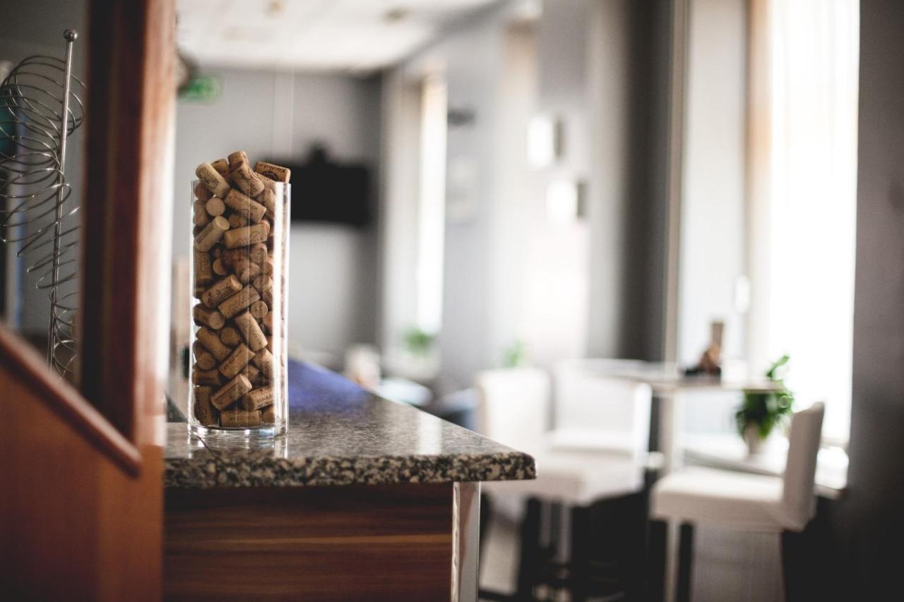 Hotel Pakrac Bagian luar foto