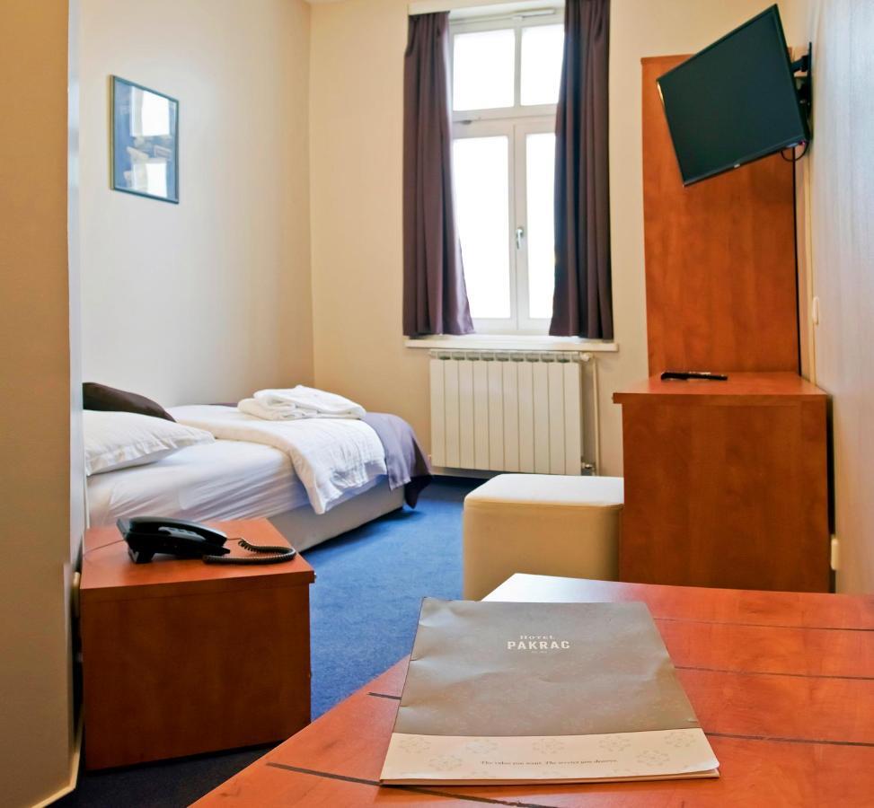 Hotel Pakrac Bagian luar foto
